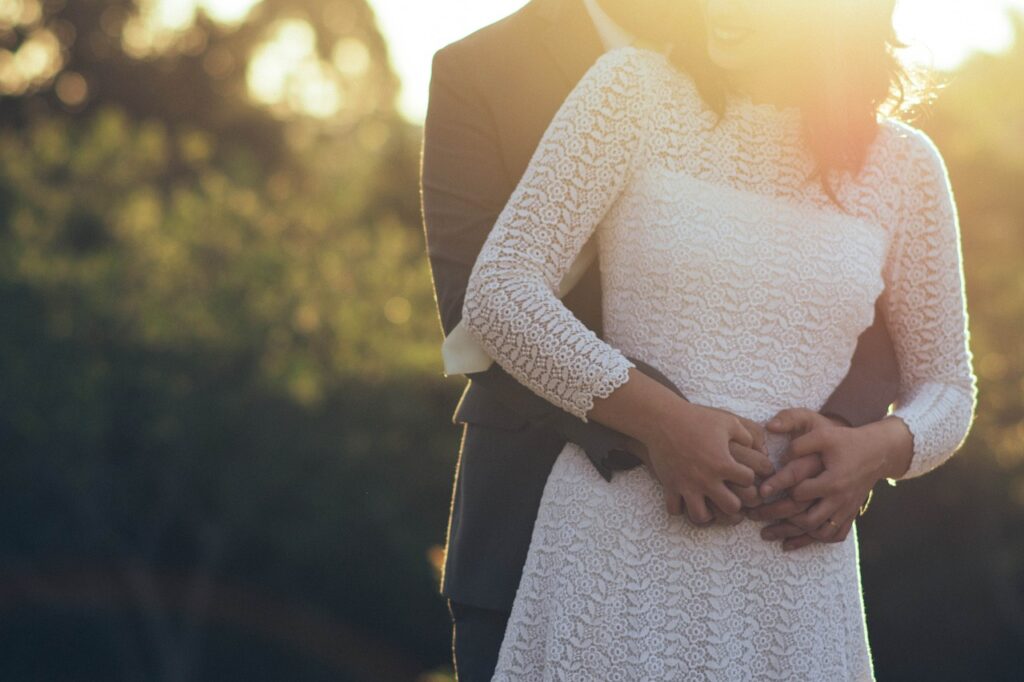 Paar Sonne glücklich Law of Attraction Bundle Erfahrungen – Gesetz der Anziehung in Aktion